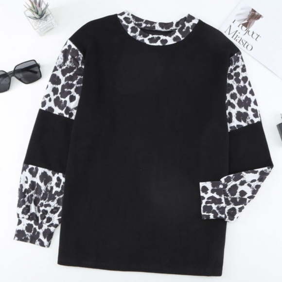 Black and White Animal Print Mock Neck Women's Long Sleeve Top NWT - Picture 6 of 8